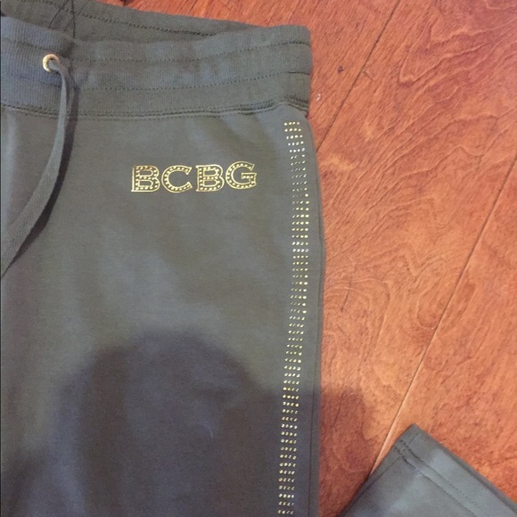 Olive green BCBG pants NWT - Picture 2 of 4